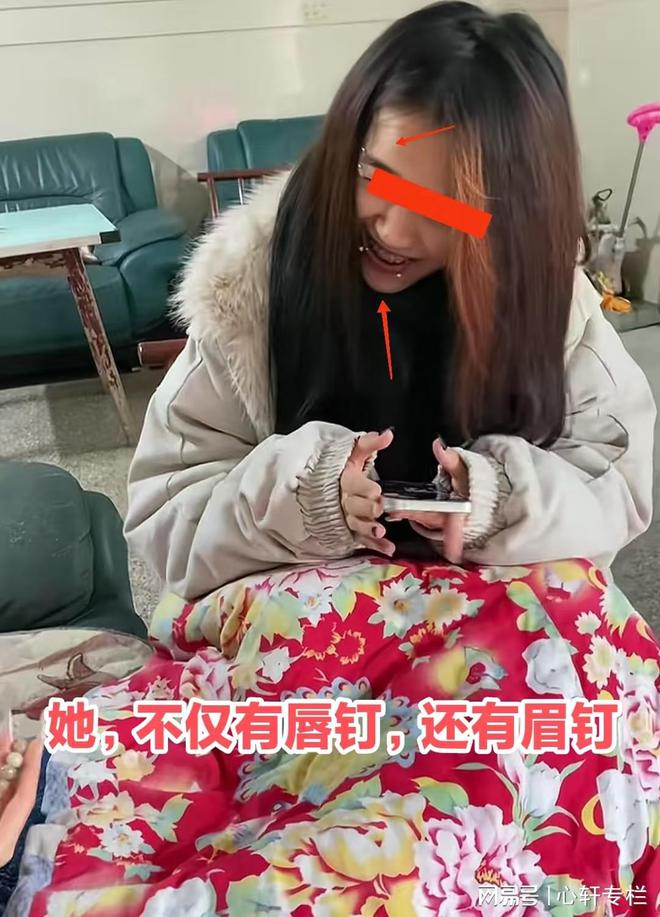 相互取暖网友：要是我女儿不要她回来k8凯发全站广东一出租屋3 名女子(图3)